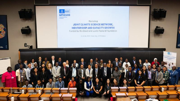 Group photo of the participants in the IPCC-TWAS workshop